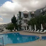 The Mediteran 公寓式酒店 卡尔坎