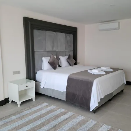 شقة فندقية The Mediteran 4*