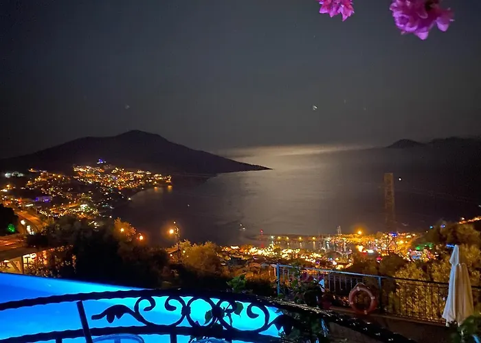 The Mediteran Ξενοδοχείο με διαμερίσματα 4*