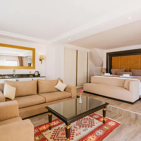 Aparthotel The Mediteran 4*