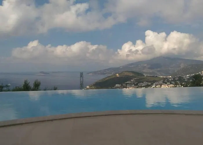The Mediteran Aparthotel 4*